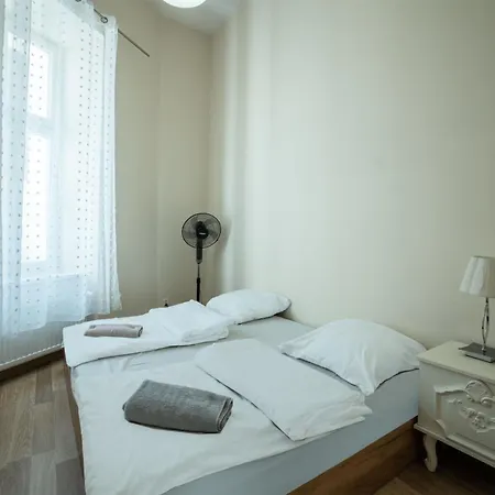 Klimatyczne Traugutta 11 Apartament